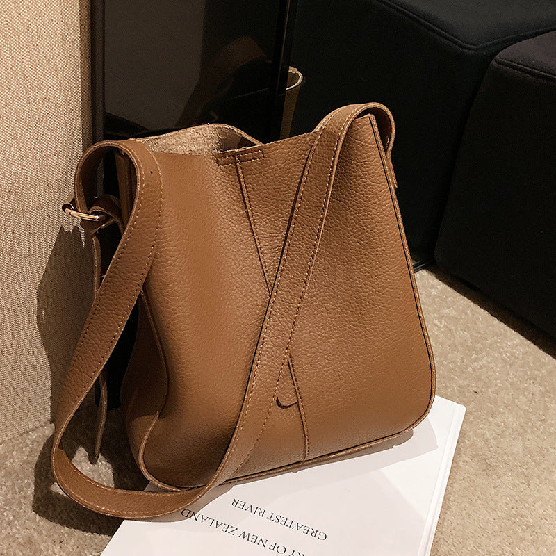 Casual Soft Leather Retro Small Crossbody Bag – Stylish All-Match Shoulder Purse