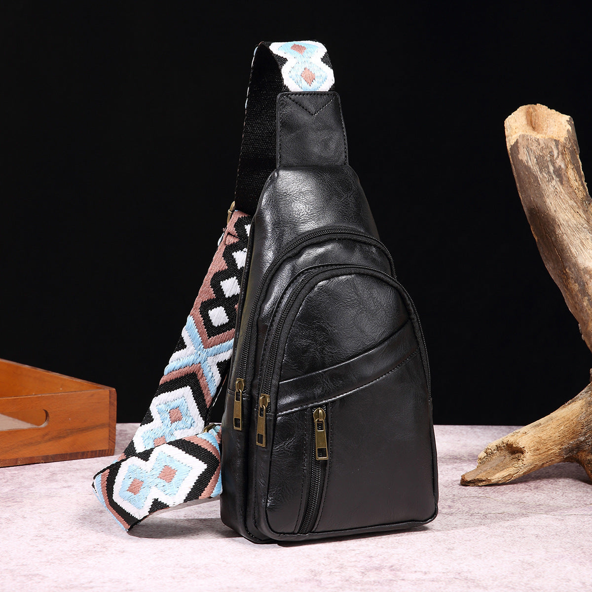 European & American Retro Casual Women’s Chest Bag – Stylish Everyday Crossbody