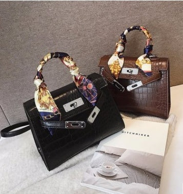 Elegant Stone Pattern Platinum Women’s Shoulder Bag – Chic & Stylish Accessory