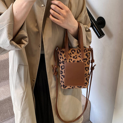 Women’s Retro Leopard Print Crossbody Bag – Versatile Suede Shoulder & Phone Bag for Autumn/Winter