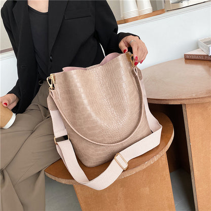 Retro Stone Pattern Shoulder Bag – Stylish Women's Crossbody Messenger Purse