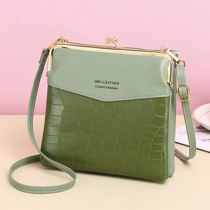 Alligator Pattern Lock Shoulder Bag for Women – Stylish Crossbody Phone Bag with Secure Closure