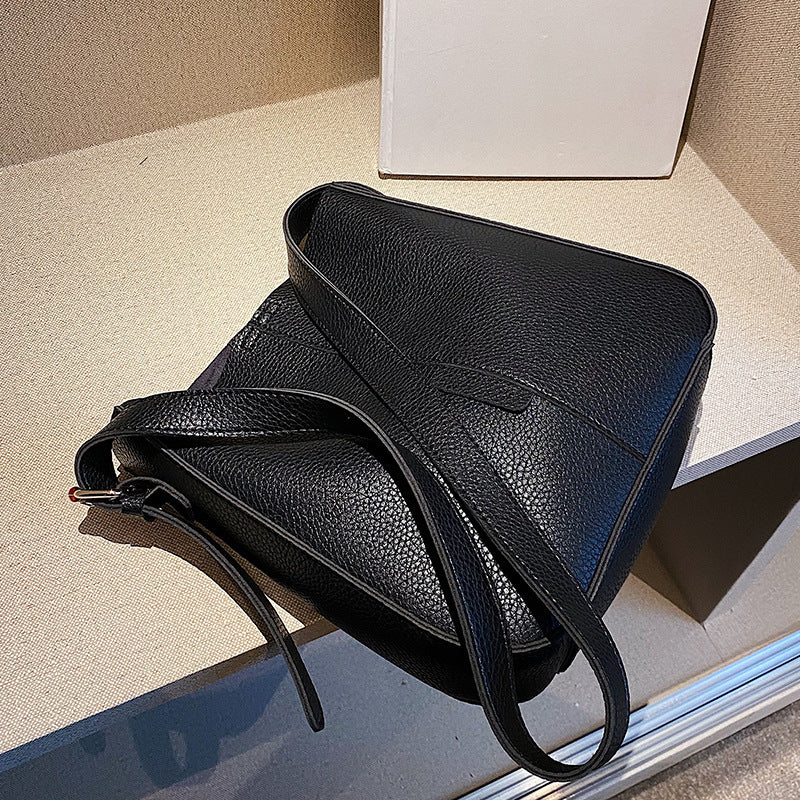 Casual Soft Leather Retro Small Crossbody Bag – Stylish All-Match Shoulder Purse