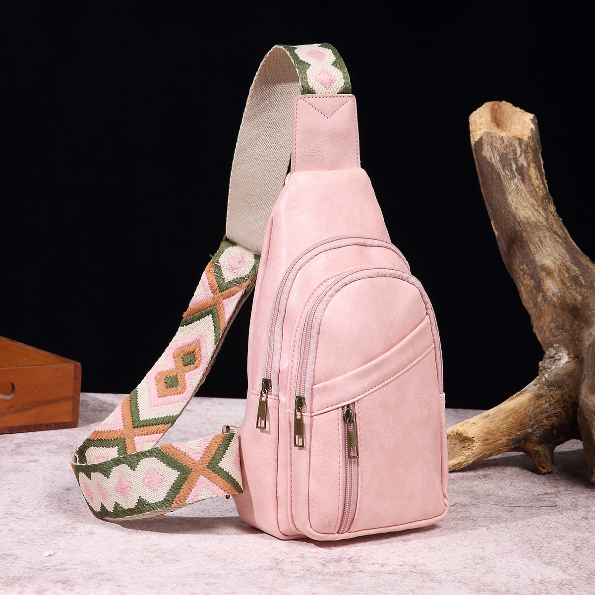 European & American Retro Casual Women’s Chest Bag – Stylish Everyday Crossbody