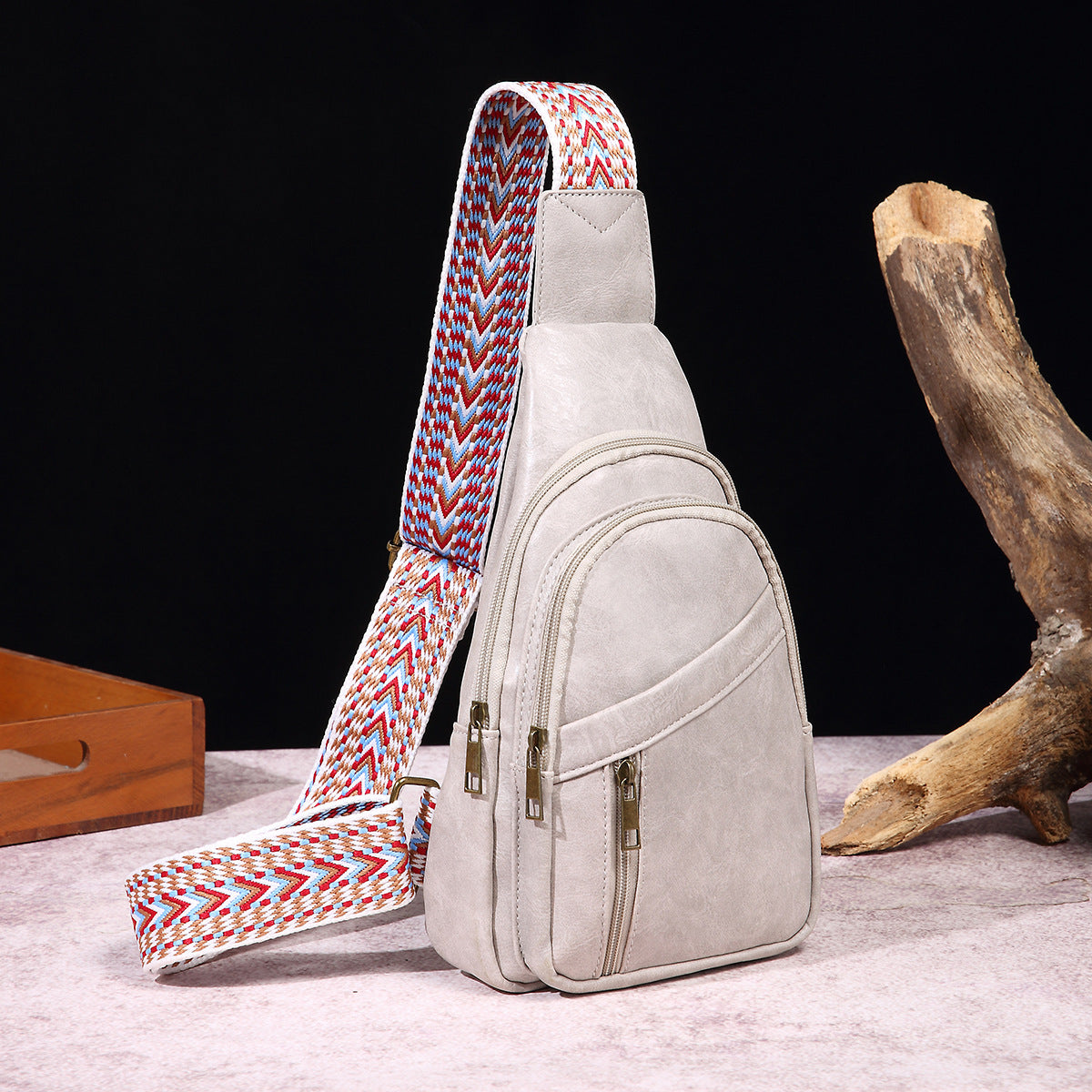 European & American Retro Casual Women’s Chest Bag – Stylish Everyday Crossbody