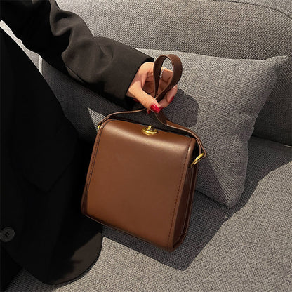 Retro-Inspired Fashionable Women's Bag – Stylish Personality Statement Purse