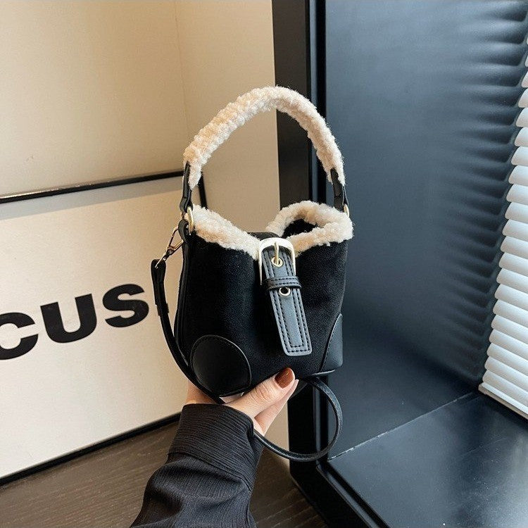 Women’s Retro Plush Crossbody Shoulder Bag – Stylish & Versatile Handbag